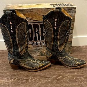 LIKE NEW CORRAL VINTAGE BOOTS